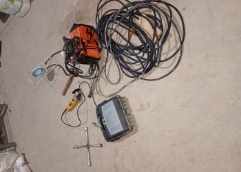 Robaron en una finca de 25 de Mayo y abandonaron el botín cuando huían