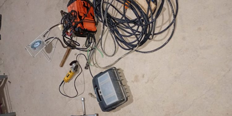 Robaron en una finca de 25 de Mayo y abandonaron el botín cuando huían