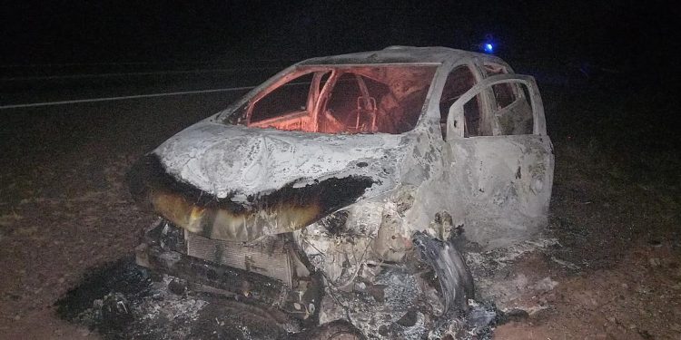 Accidente en Ruta 141: un auto volcó, se prendió fuego y el conductor sobrevivió