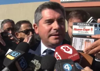 Orrego respalda el protocolo antipiquetes tras las protestas de remiseros y taxistas