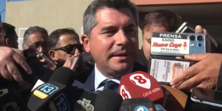 Orrego respalda el protocolo antipiquetes tras las protestas de remiseros y taxistas