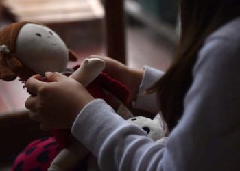 Condenaron a un hombre por abusar a su hijastra