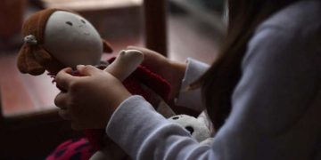 Condenaron a un hombre por abusar a su hijastra