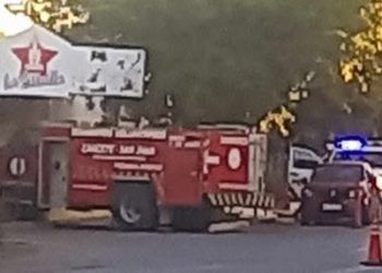 Un camión de Bomberos sin frenos terminó incrustado en una panadería de Caucete