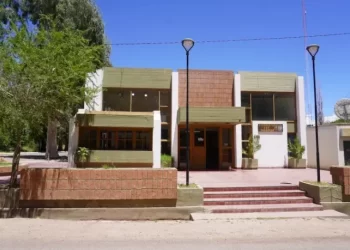 Adolescente resultó herida tras ser impactada por una camioneta en La Chimbera