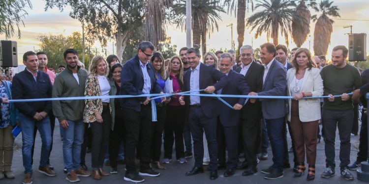 Orrego habilitó la primera obra del programa provincial de pavimentación urbana