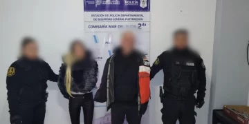 Una pareja destruyó una habitación de un hotel alojamiento y huyó en moto