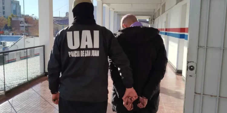 Detuvieron a un hombre que exhibía armas en redes y cometía delitos