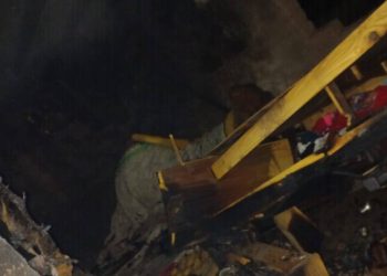 Tragedia: el fuego consumió su hogar mientras no estaban y quedaron sin nada