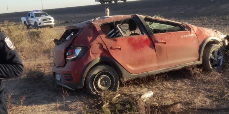 Matrimonio mendocino volcó en Ruta 40 tras pasar el fin de semana en San Juan
