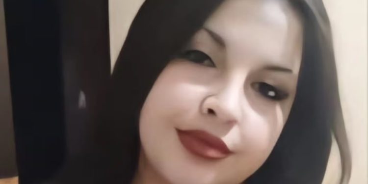 Una argentina de 22 años murió tras ser atropellada: el conductor circuló con el cuerpo en el techo