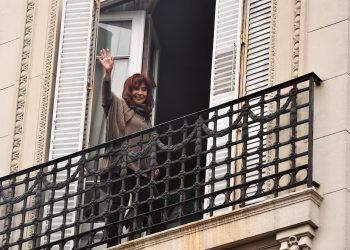 La Justicia dispuso la prisión domiciliaria para Cristina Kirchner: usará tobillera