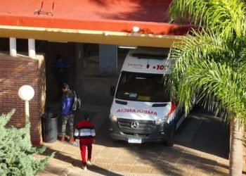 Un bebé se cayó adentro de un balde con lavandina