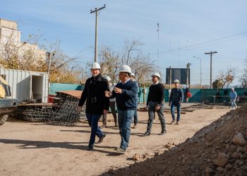 Orrego recorrió la obra del nuevo Instituto Odontológico de San Juan