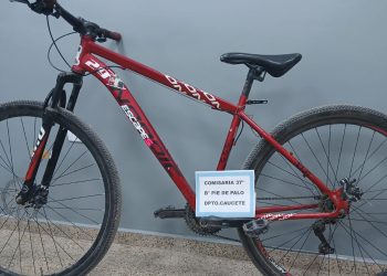 Ladrón abandona una bicicleta de alta gama y la policía busca a su dueño