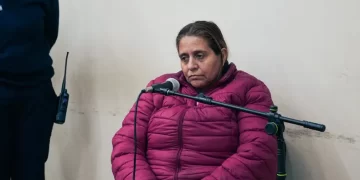 Estafó a una abuela con demencia y a su esposo sin piernas y fue detenida