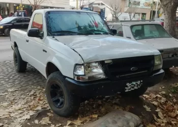 Lo chocaron, lo abandonaron y agoniza: el conductor se entregó horas despué