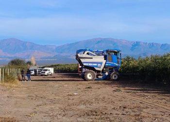 Tragedia en Sarmiento: lo atropelló su compañero con una cosechadora y murió
