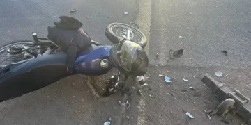 Motociclista hospitalizado tras ser embestido por un camión en Las Chacritas