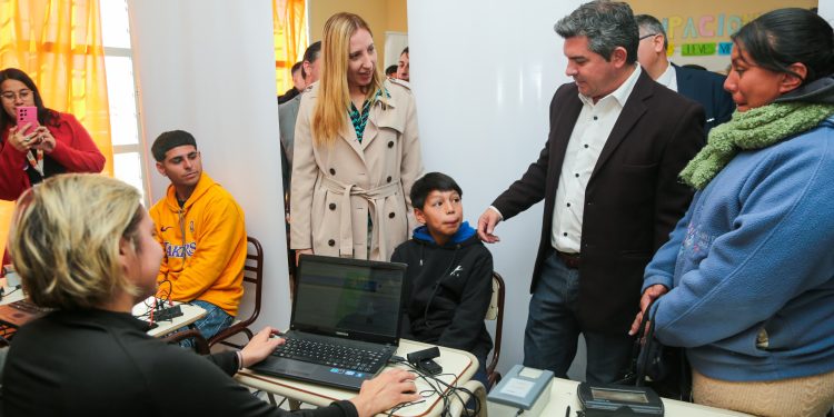 Marcelo Orrego recorrió el operativo San Juan Cerca en Angaco