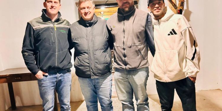 Energía limpia y seguridad: Punta del Agua, en 25 de Mayo, estrenó luces solares