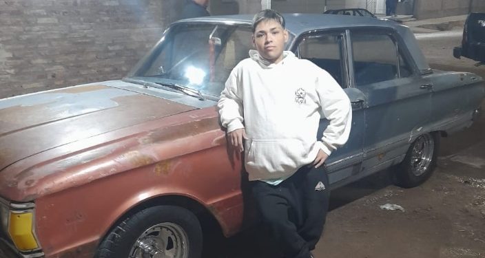 Nuevo accidente por animales sueltos: un auto chocó contra un caballo en Ruta 20