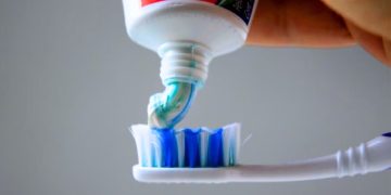 Colgate ofrece un recambio gratuito para la pasta dental prohibida por ANMAT