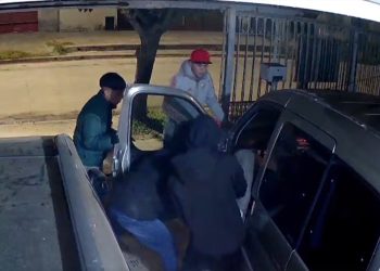 Ladrones le robaron la camioneta que usaba para trabajar y pide ayuda para recuperarla