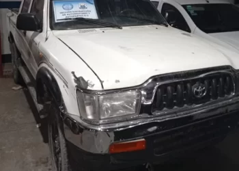 Secuestran dos vehículos en operativos policiales: uno robado y otro con adulteraciones