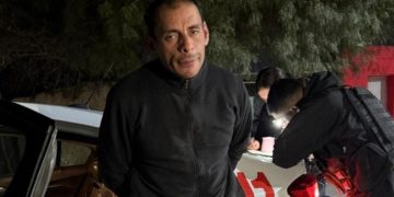 Robo agravado y desobediencia en Rawson: lo atraparon con un celular robado