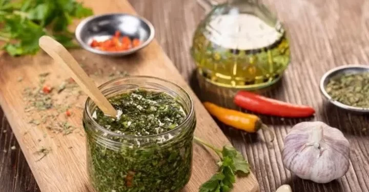 La receta perfecta para hacer un riquísimo chimichurri