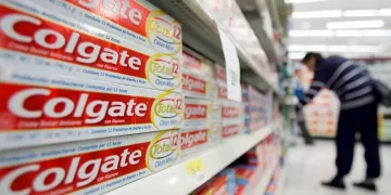 Prohíben un dentífrico por causar aftas y dolor: Defensa al Consumidor fiscaliza supermercados en San Juan