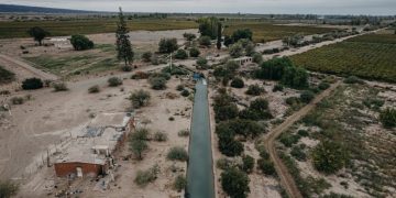 Hidráulica intima a usuarios morosos