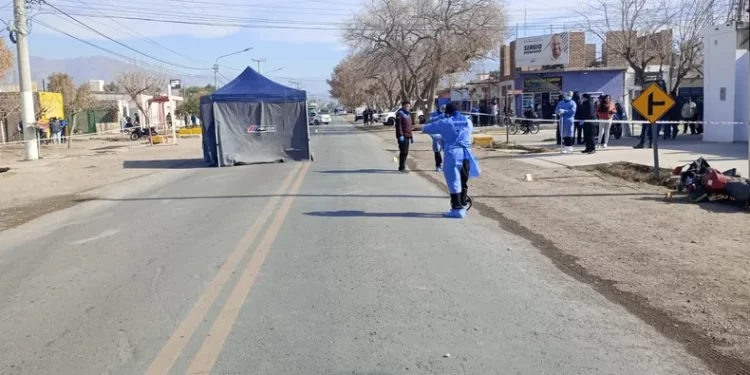 Fatal accidente en La Bebida: un ciclista de 76 años perdió la vida tras ser embestido por una moto