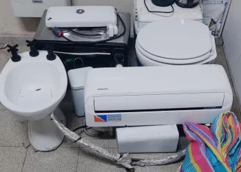 Robaron en una vivienda y abandonaron los objetos en un descampado