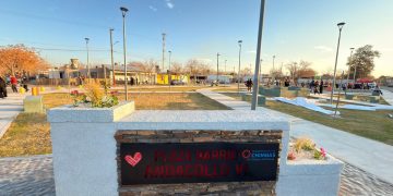 Chimbas: la intendenta Daniela Rodríguez inauguró la nueva plaza de Andacollo VI