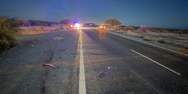 Ruta 20: Conocido comerciante chocó con animales sueltos y destrozó su camioneta