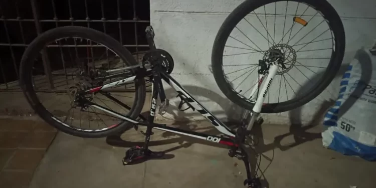 Robó una bicicleta a un joven cartonero y fue detenido tras una persecución
