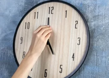 Diputados debatirá el cambio de uso horario en Argentina