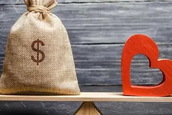 4 parejas de signos que “matchean” para el amor y el dinero