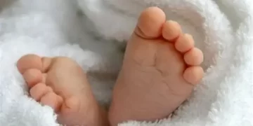 Policía le salvó la vida a un bebé de un año