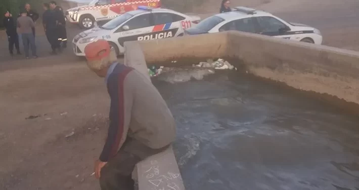 Horror en Santa Lucía: abuelo encontró sin vida a una bebé de un año en un canal