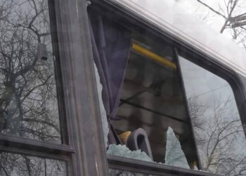 Apedrearon un colectivo en Caucete y hubo pánico entre los pasajeros