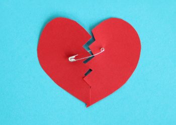 Los signos que no logran superar su primer amor