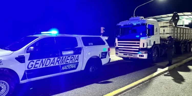 Secuestran en Caucete un camión con 30 toneladas de cuarzo