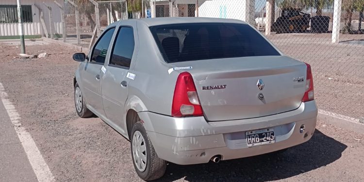Escándalo en Caucete: detienen a un hombre con auto robado y pedido de captura