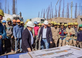 El gobernador Marcelo Orrego recorrió la obra del nuevo edificio de la EPET Nº 4