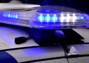 Una policía embarazada está internada por una herida de bala