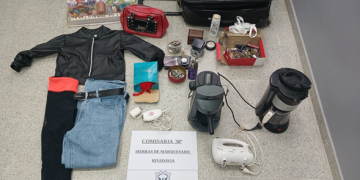 Intentó robar una carretilla, tropezó al huir y terminó detenido