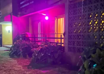 Drogó, prostituyó a chica de 20 y le tatuó sus iniciales en los genitales